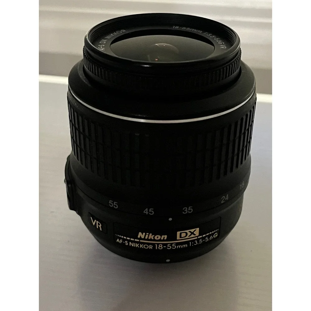 Nikon AF-S DX Nikkor 18-55mm f/3.5-5.6G VR Lens Watson Charger & Battery‎ Bundle